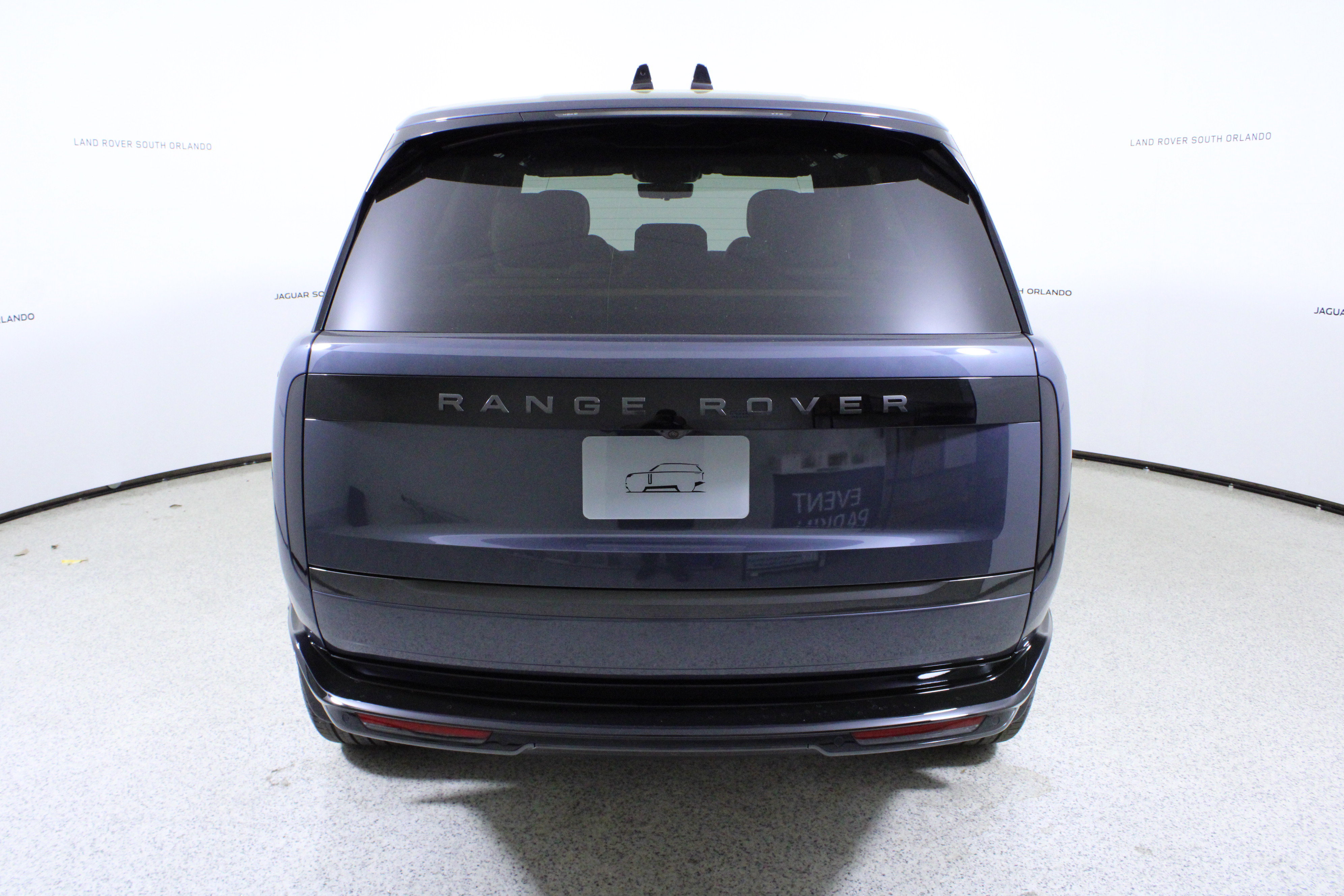 New 2026 Land Rover Range Rover Long Wheelbase SE image 6
