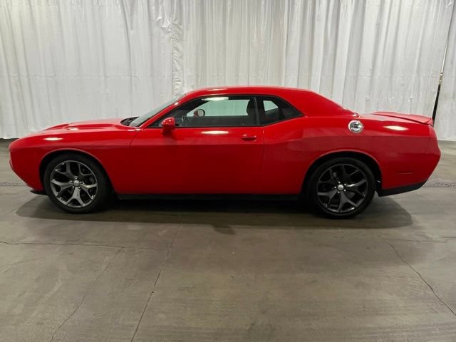 Used 2016 Dodge Challenger SXT RWD image 7