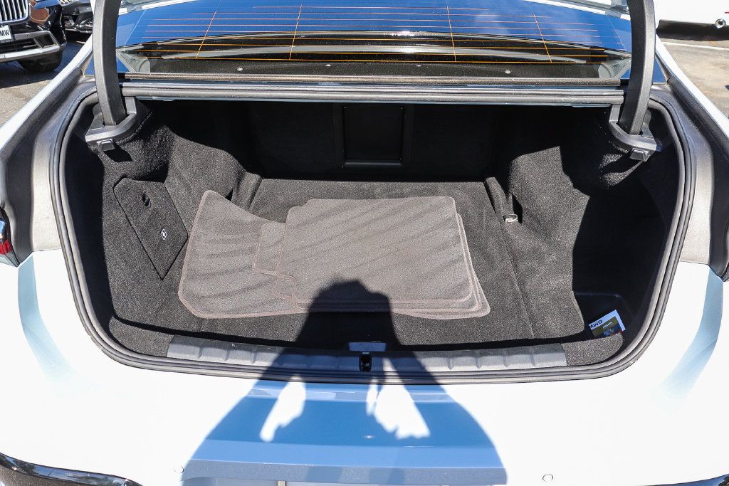 Certified 2024 BMW i7 xDrive60 AWD/4WD image 25