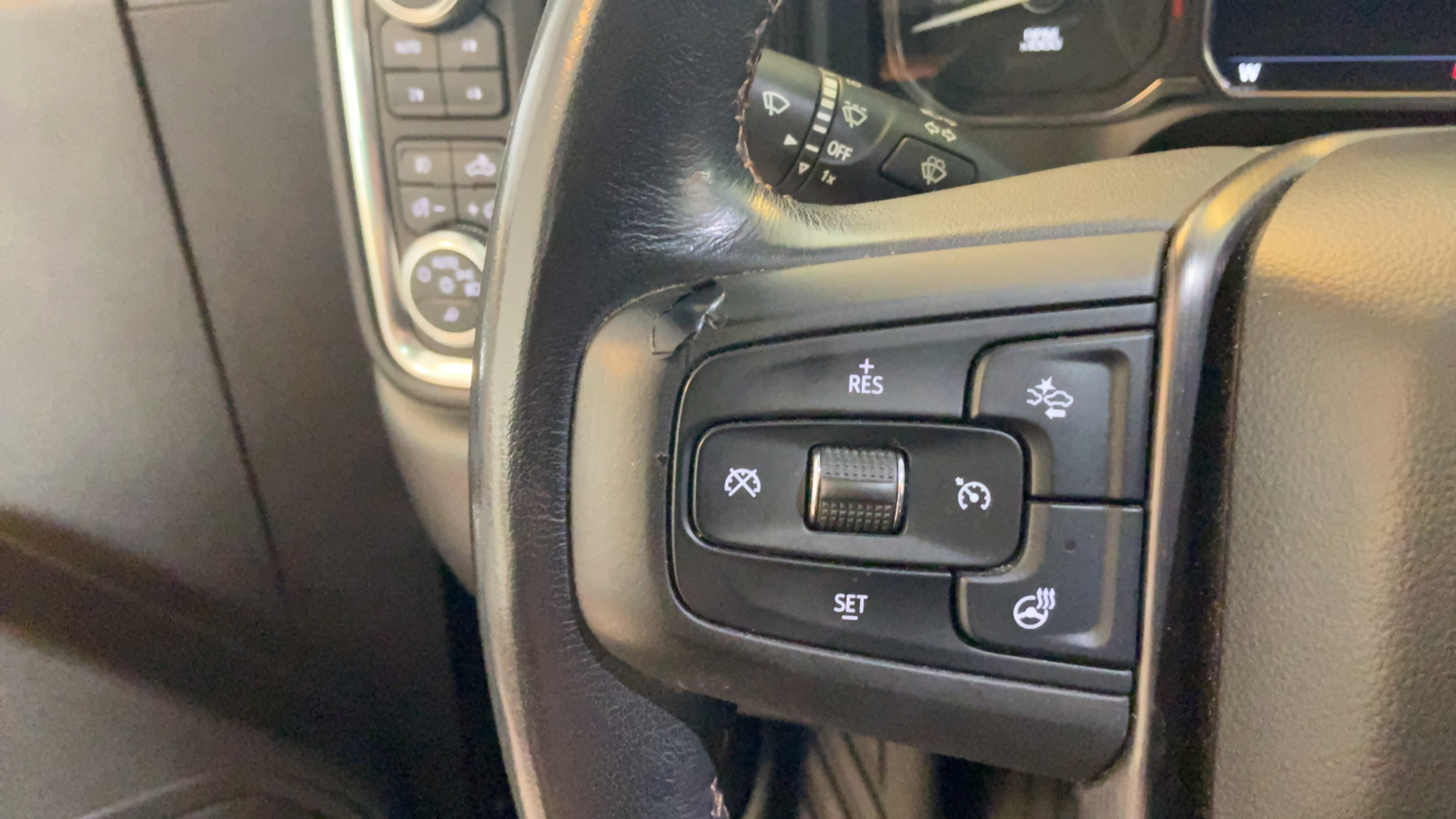 Used 2020 GMC Sierra 1500 AT4 w/ AT4 Premium Package AWD/4WD image 23