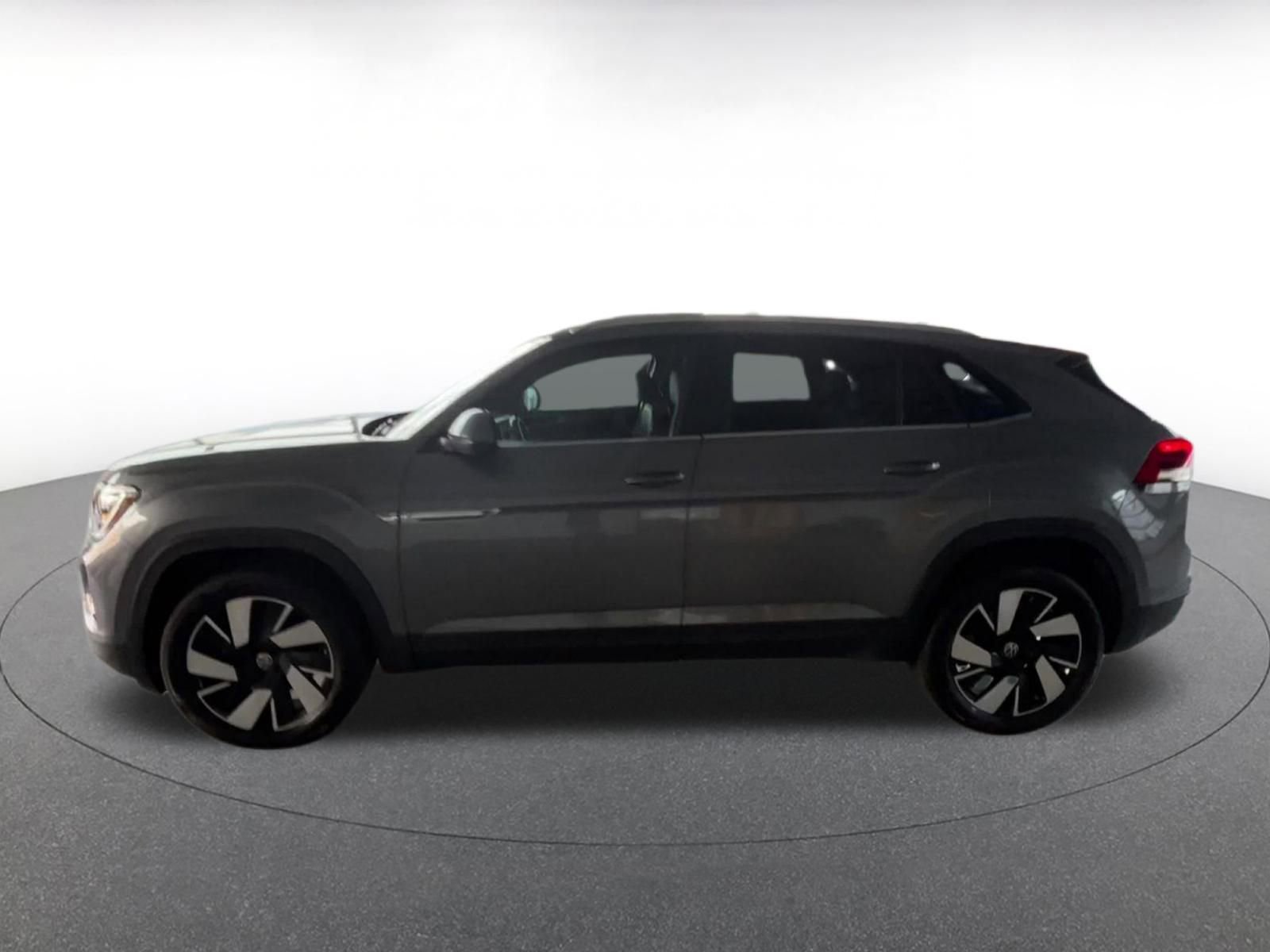 Used 2025 Volkswagen Atlas Cross Sport SE image 8