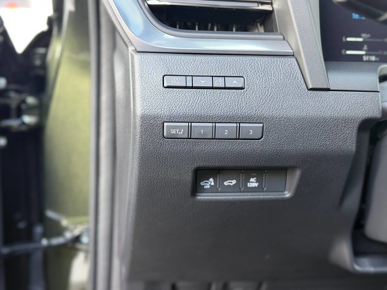 Used 2024 Lexus GX 550 w/ Accessory Package (Z1) image 11