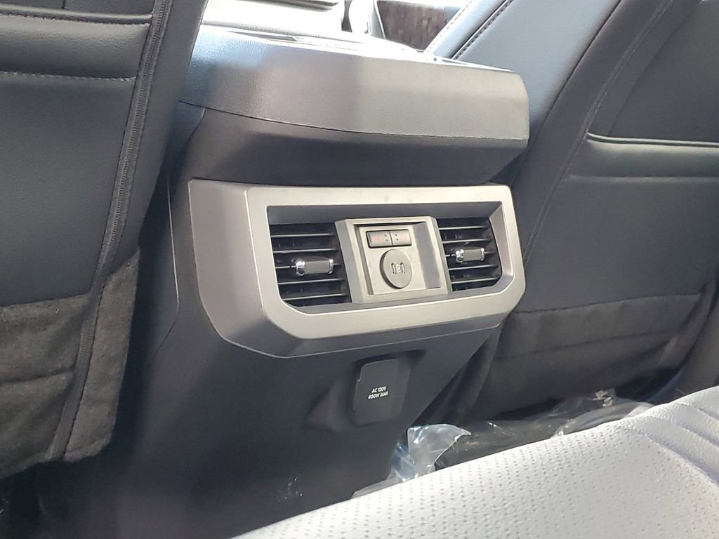 New 2026 Ford F350 Lariat image 30