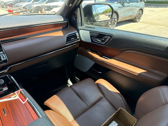 Used 2022 Lincoln Navigator Reserve AWD/4WD image 21