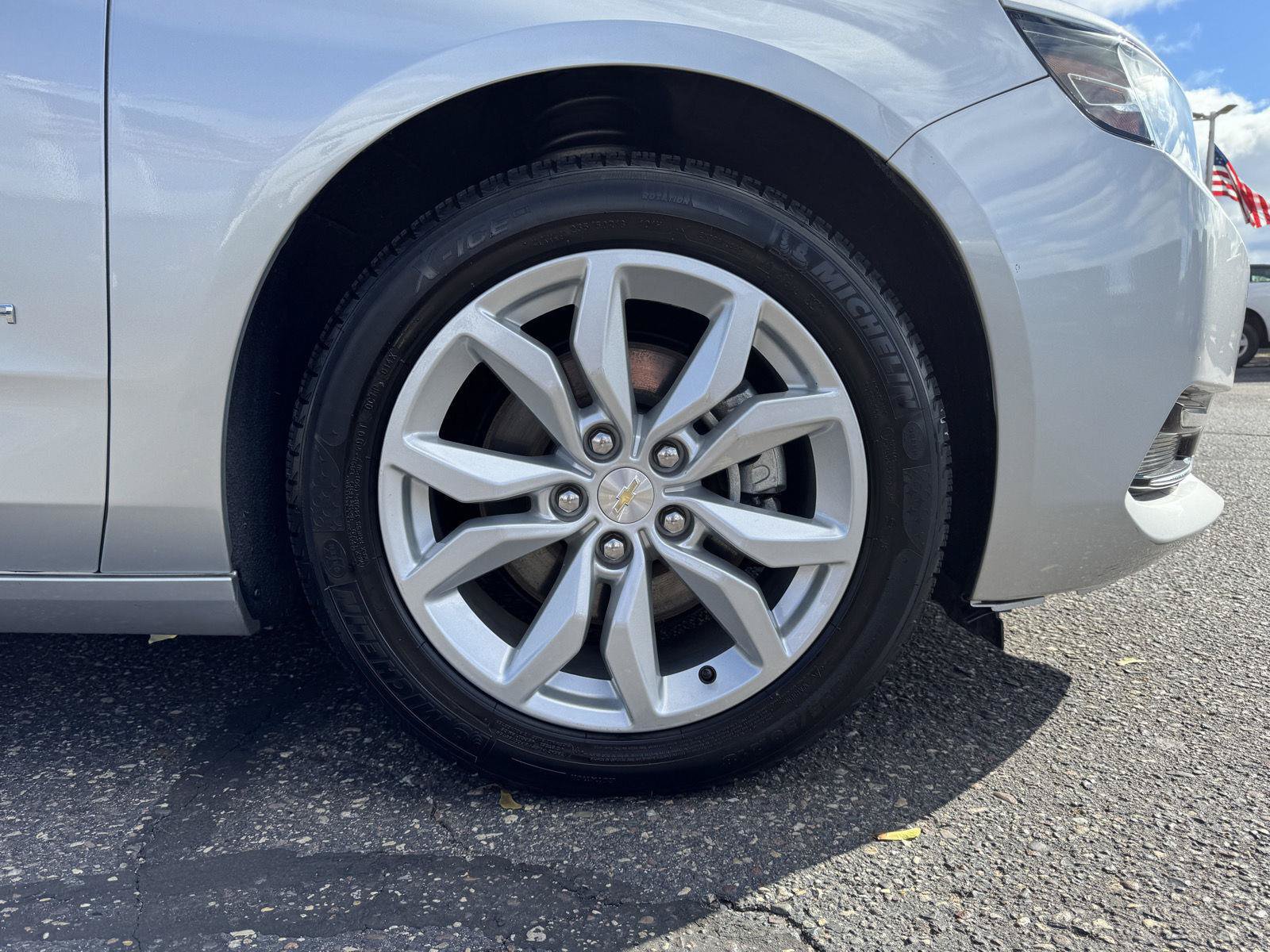 Used 2019 Chevrolet Impala LT FWD image 9