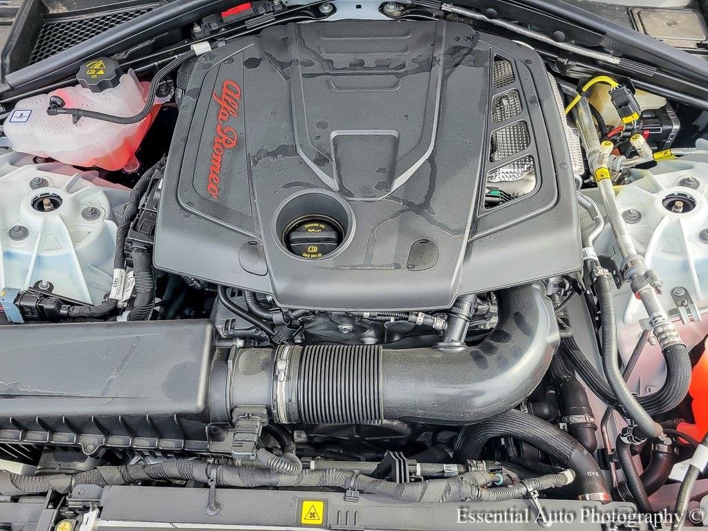 New 2025 Alfa Romeo Giulia AWD w/ Veloce Package AWD image 24