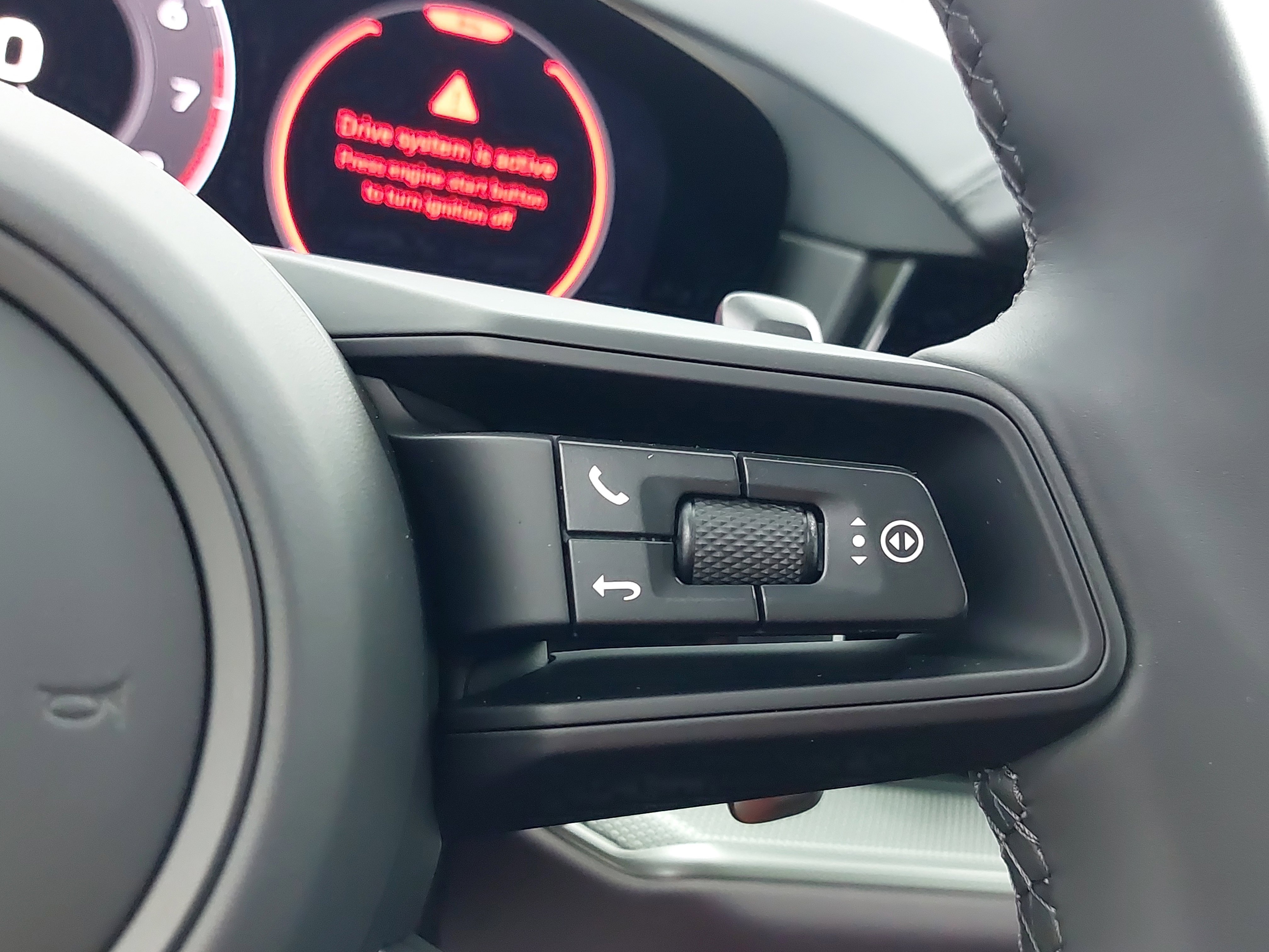 New 2025 Porsche Cayenne image 20