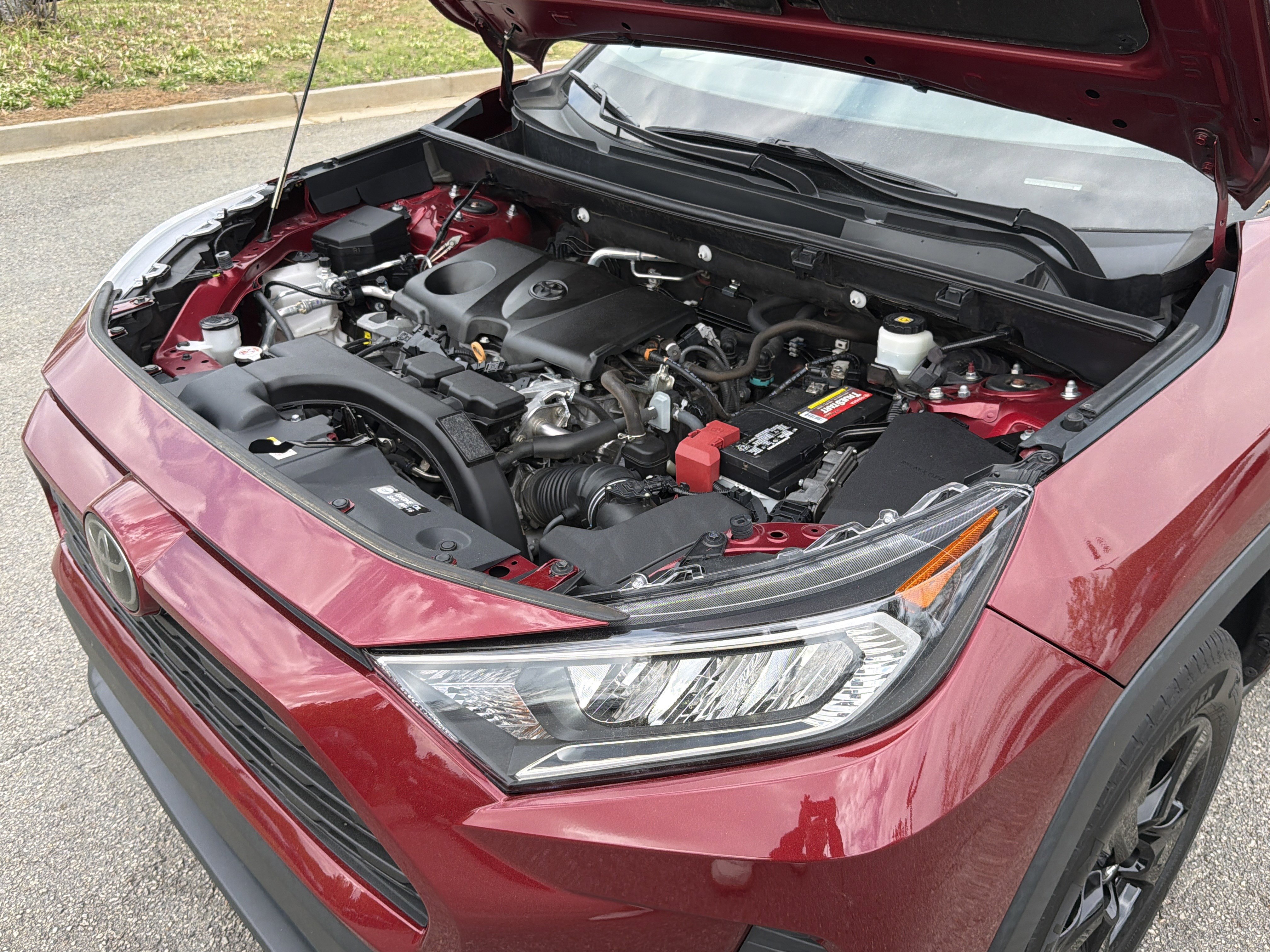 Used 2020 Toyota RAV4 XLE image 18