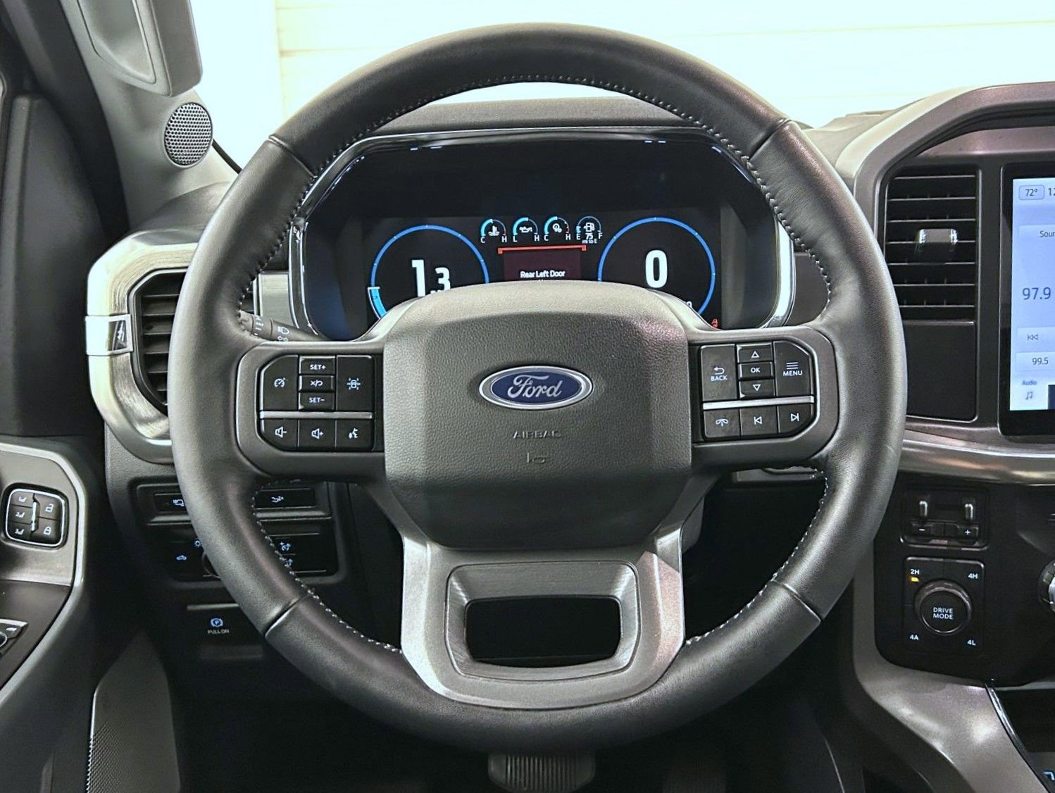 Used 2023 Ford F150 Lariat AWD/4WD image 11