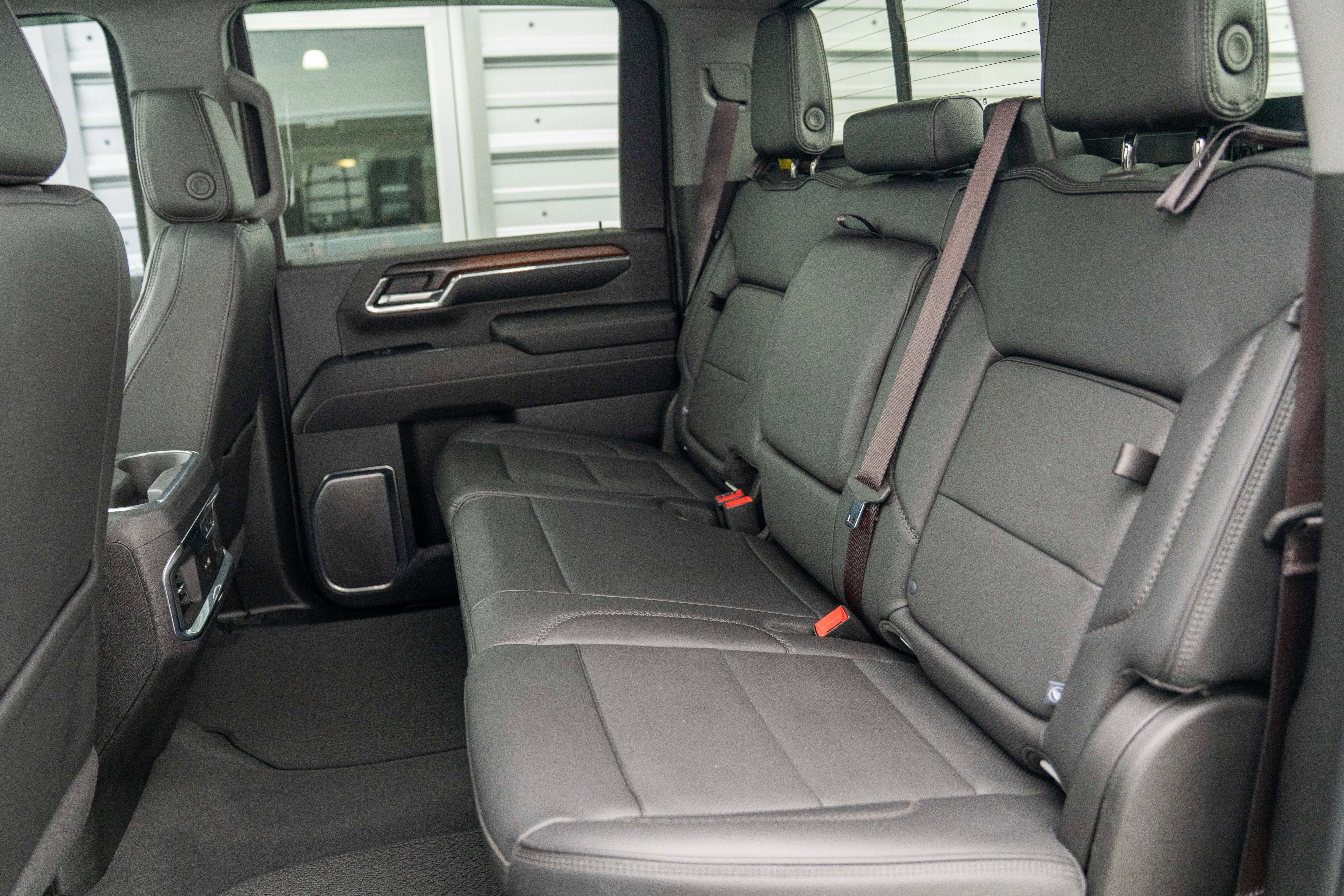 Used 2024 GMC Sierra 3500 Denali w/ Denali Reserve Package image 35