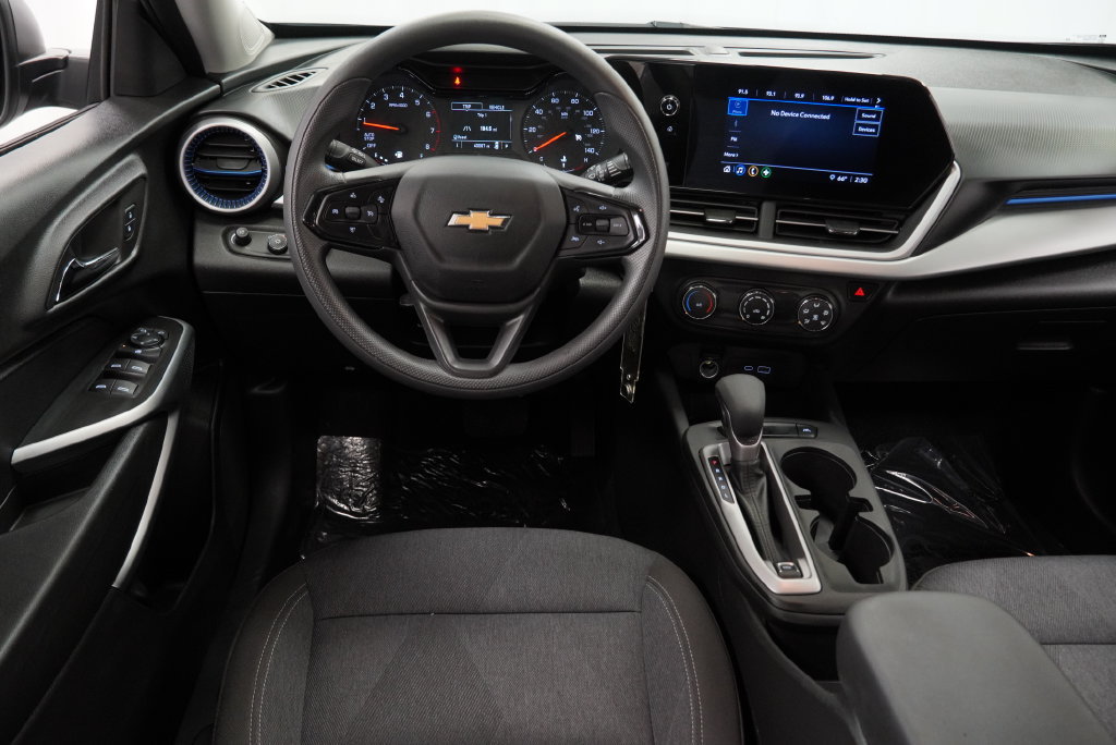 Used 2024 Chevrolet Trax LS w/ Driver Confidence Package FWD image 11