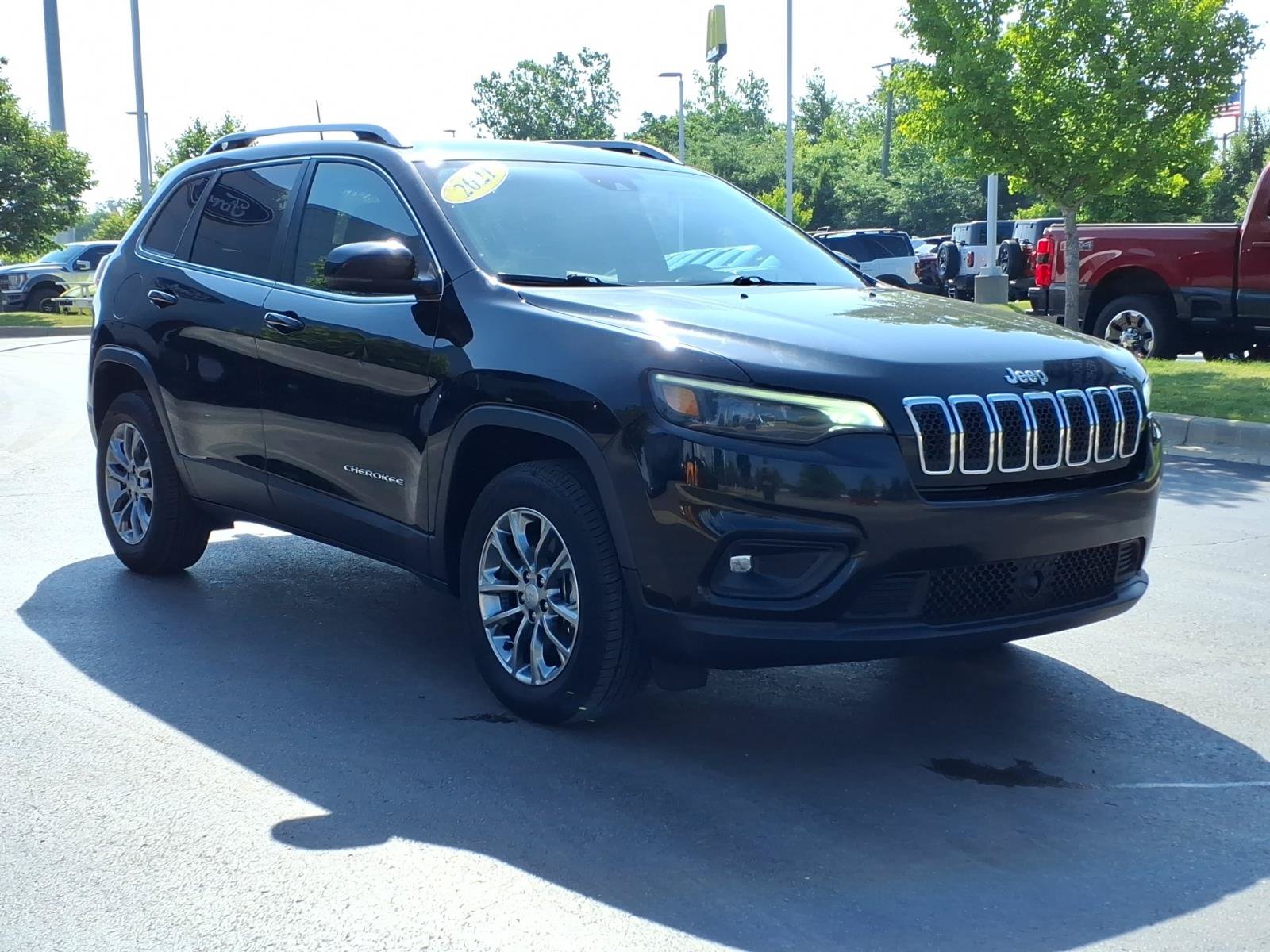 Used 2021 Jeep Cherokee Latitude Lux AWD/4WD image 3
