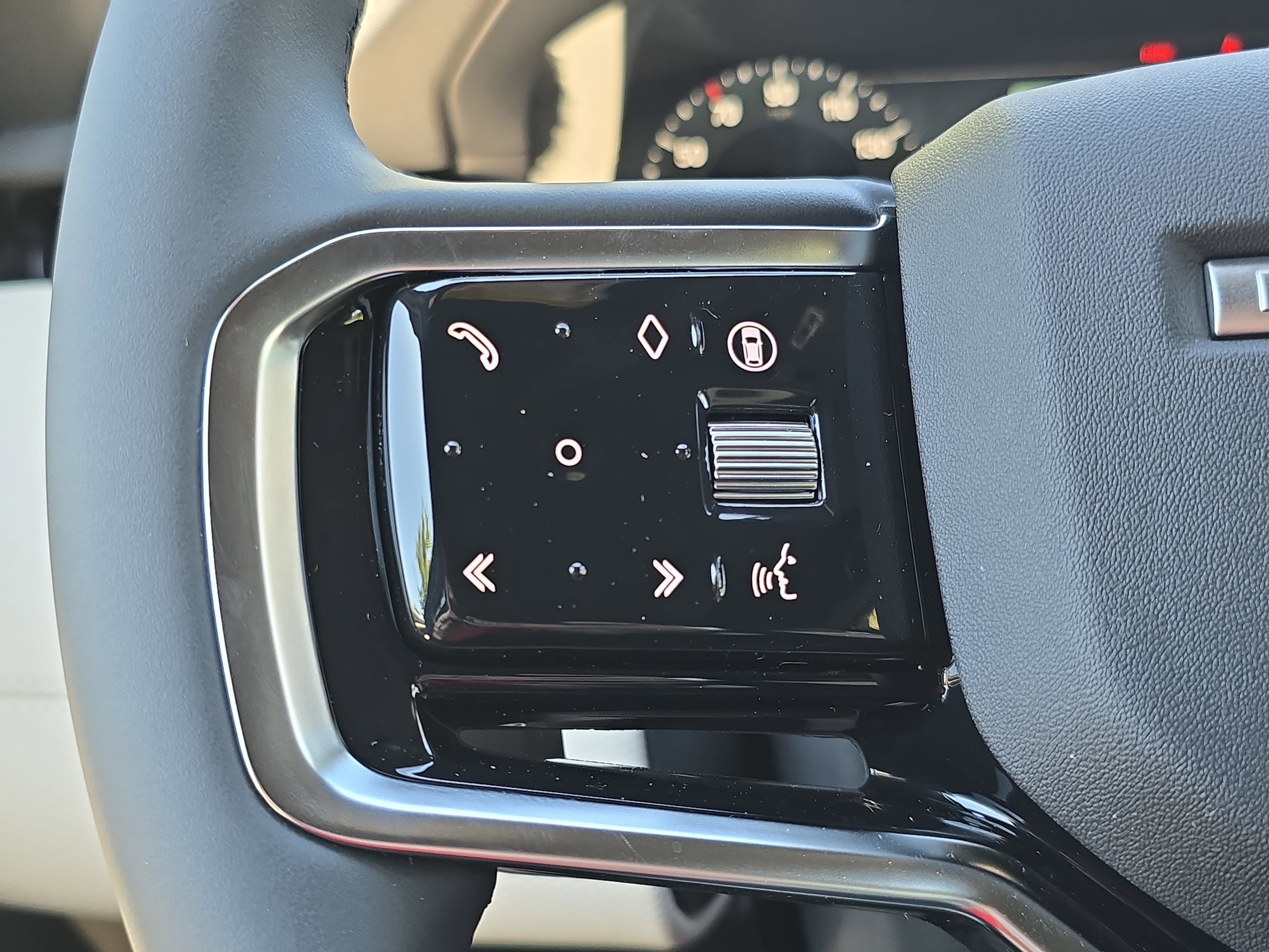 New 2026 Land Rover Discovery Sport Landmark AWD/4WD image 17