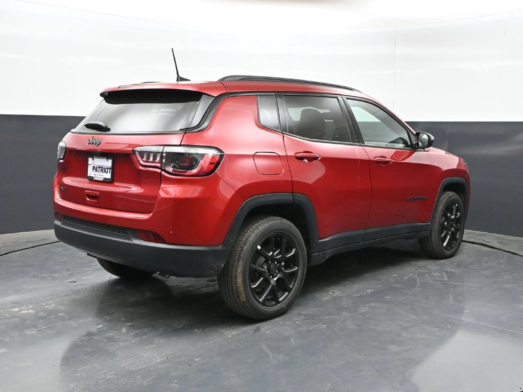 New 2026 Jeep Compass Latitude AWD/4WD image 25