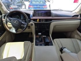 Used 2019 Lexus LX 570 4WD w/ Luxury Package image 12