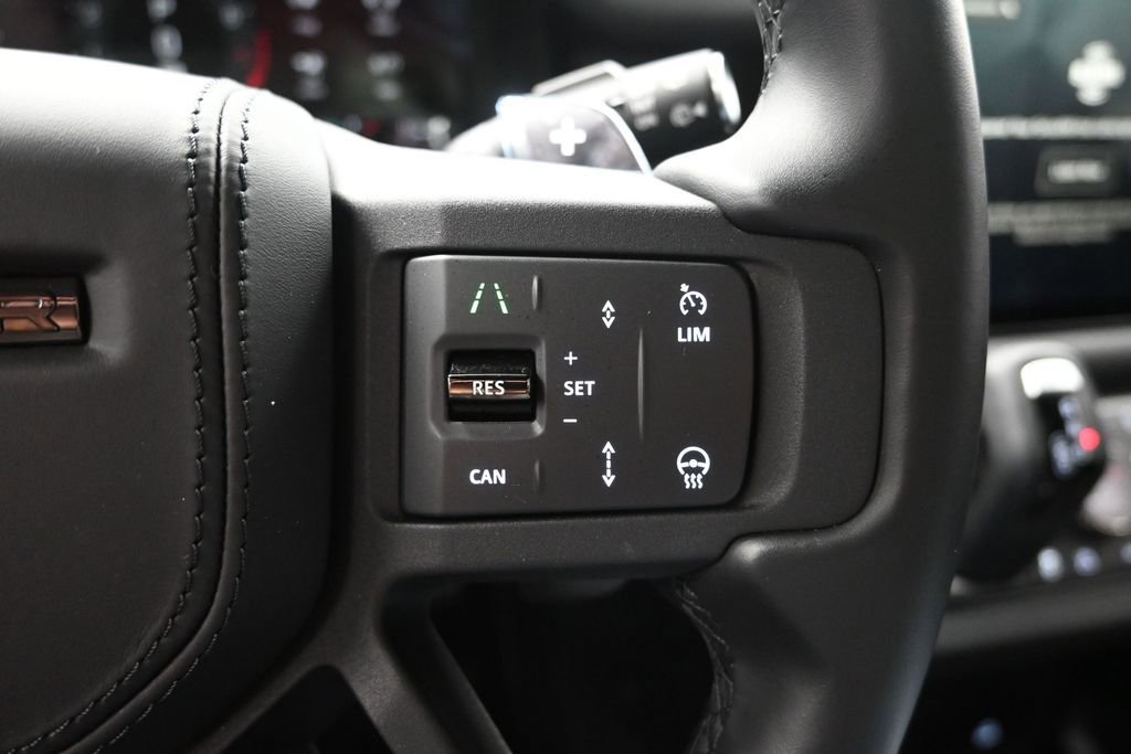 Used 2025 Land Rover Defender 110 AWD/4WD image 25