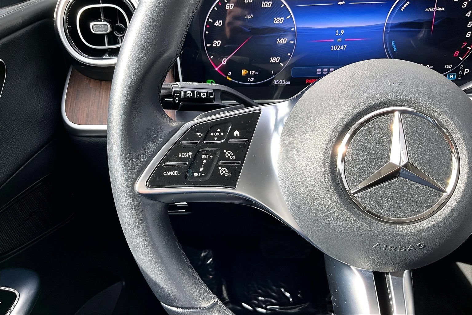 Used 2025 Mercedes-Benz GLC 350e 4MATIC image 18