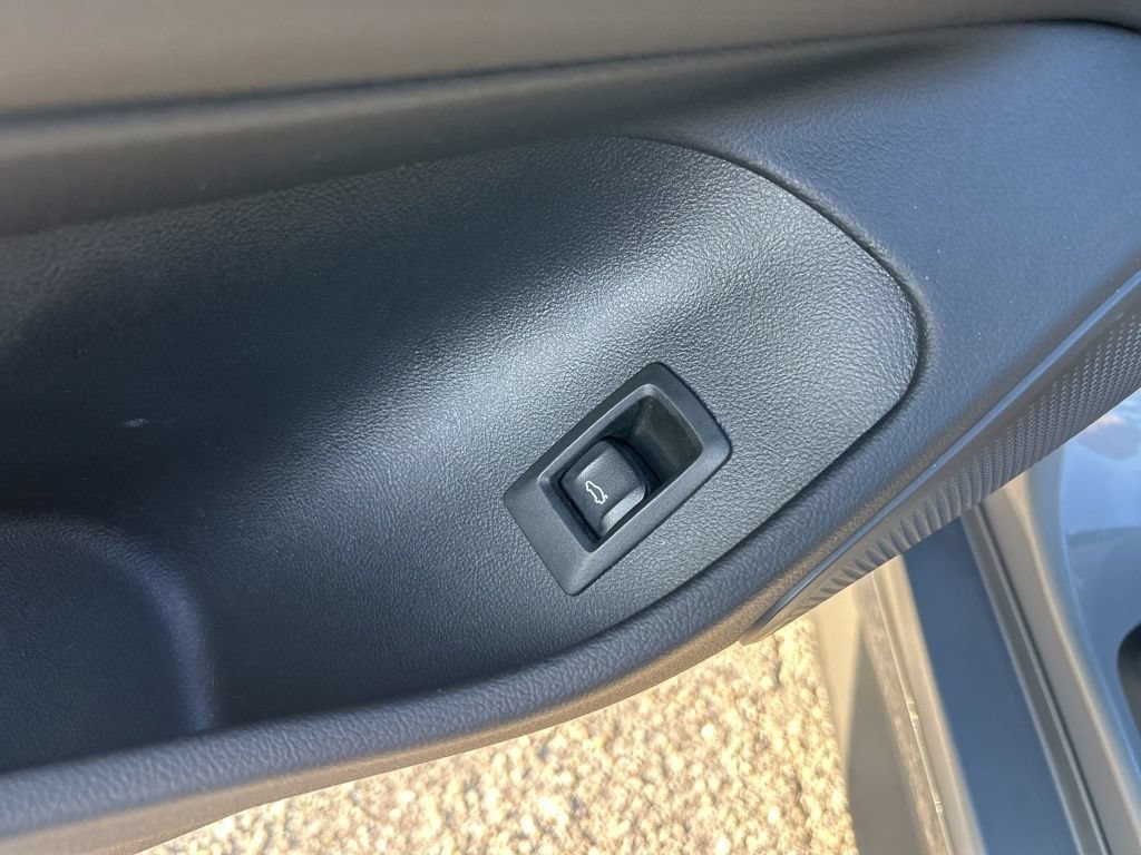 Used 2025 BMW i4 xDrive40i AWD/4WD image 35
