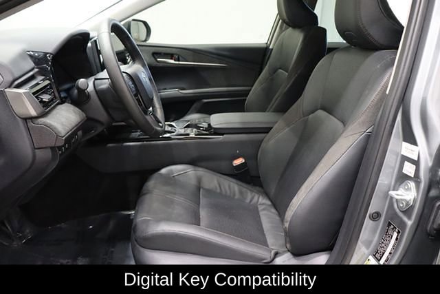 Used 2025 Toyota Camry XLE image 10