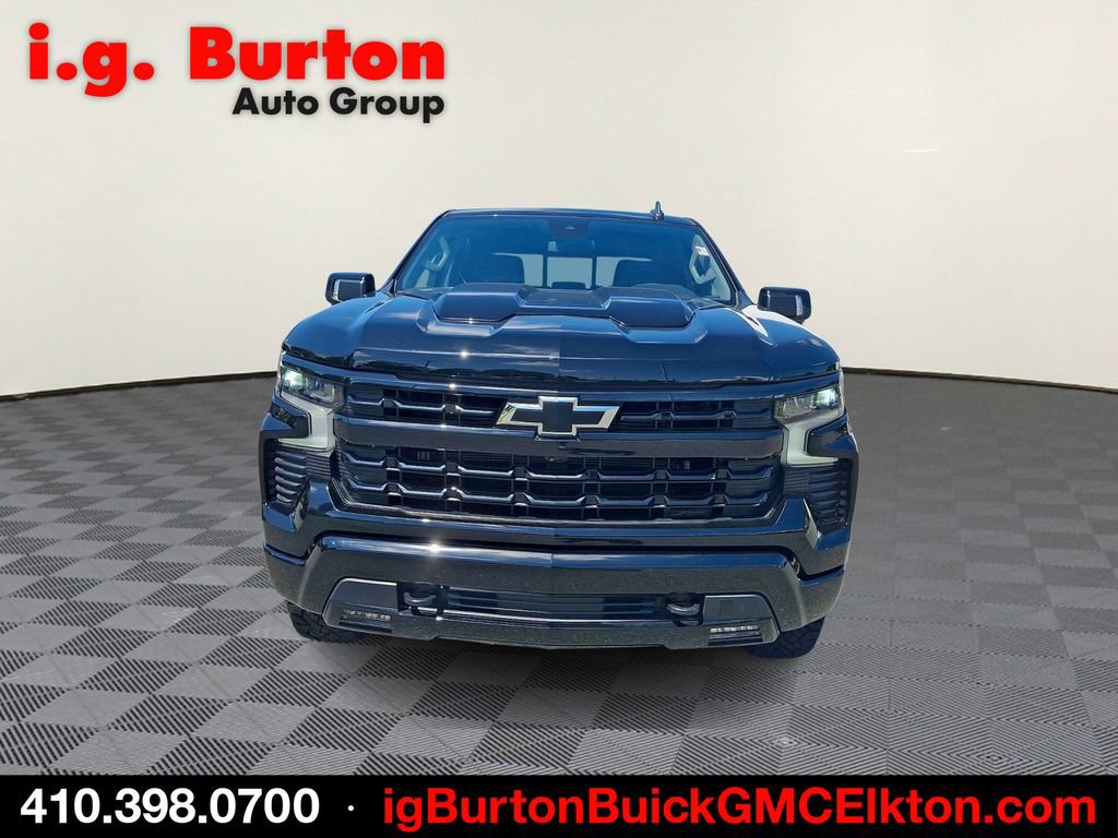Used 2023 Chevrolet Silverado 1500 LT Trail Boss w/ LT Trail Boss Premium Package AWD/4WD image 2