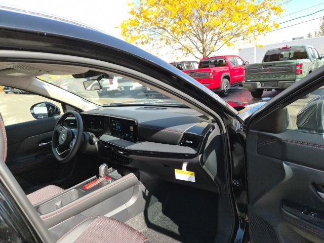 New 2026 Nissan Kicks SR w/ Cold Weather Package image 11