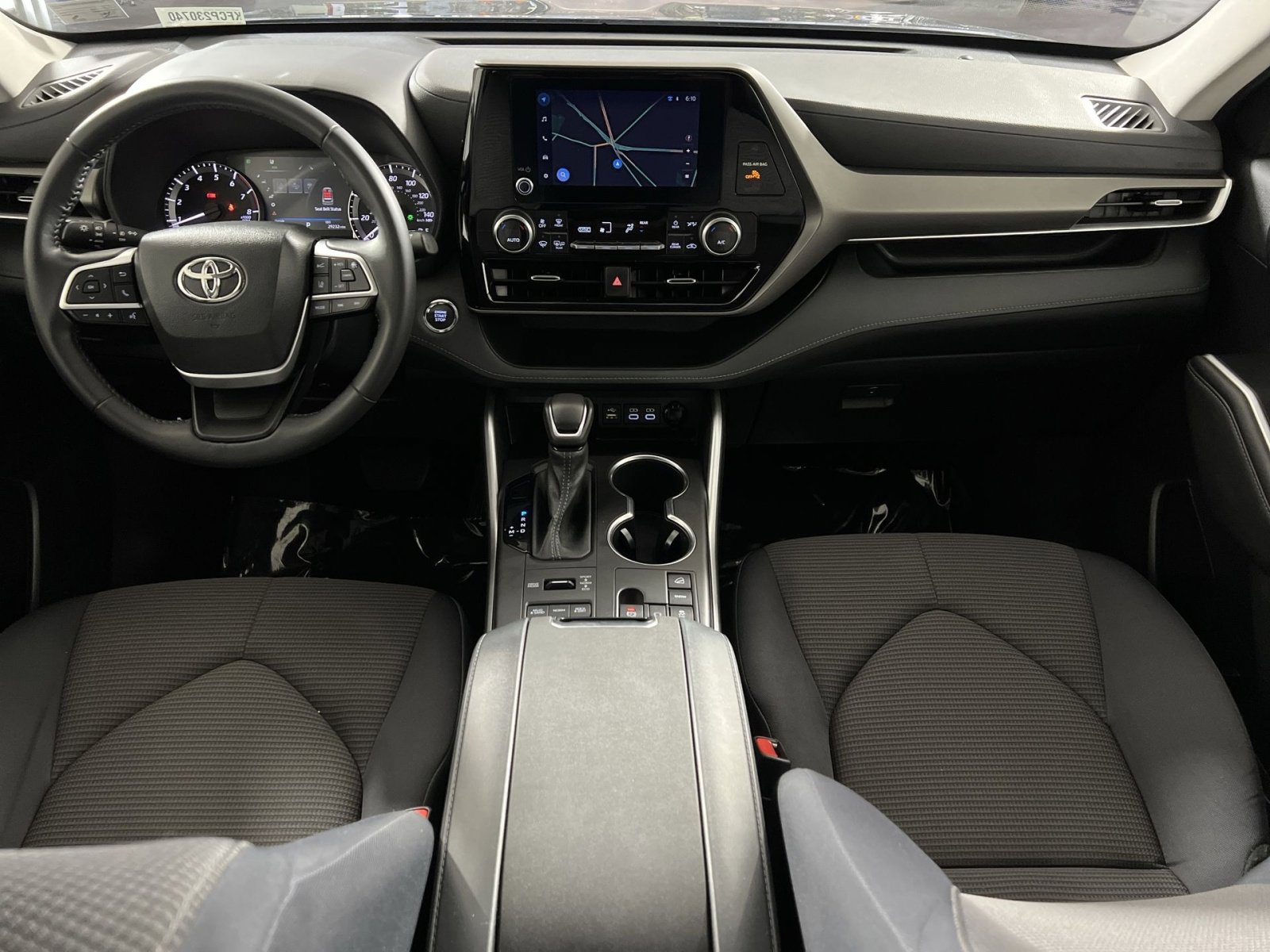 Used 2023 Toyota Highlander LE image 23