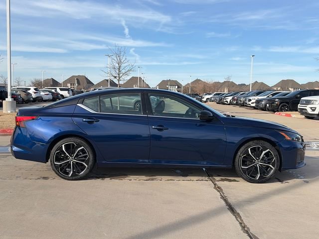 Used 2024 Nissan Altima 2.5 SR image 10