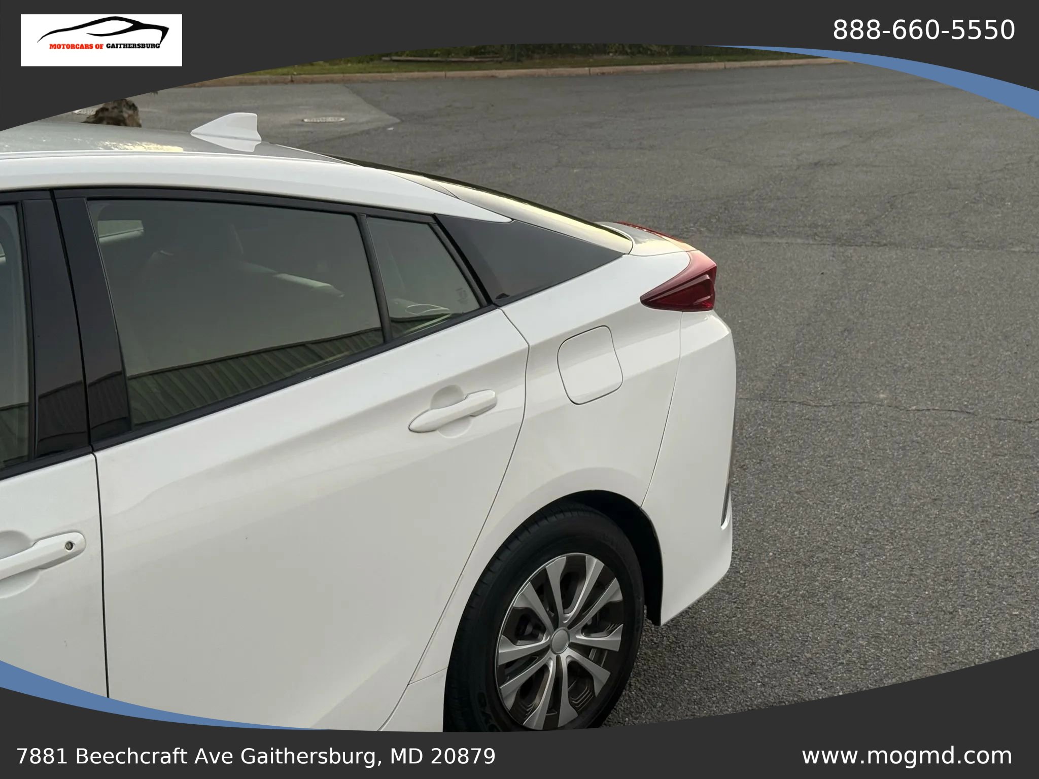 Used 2018 Toyota Prius Prime Plus w/ Carpet Mat Package image 4