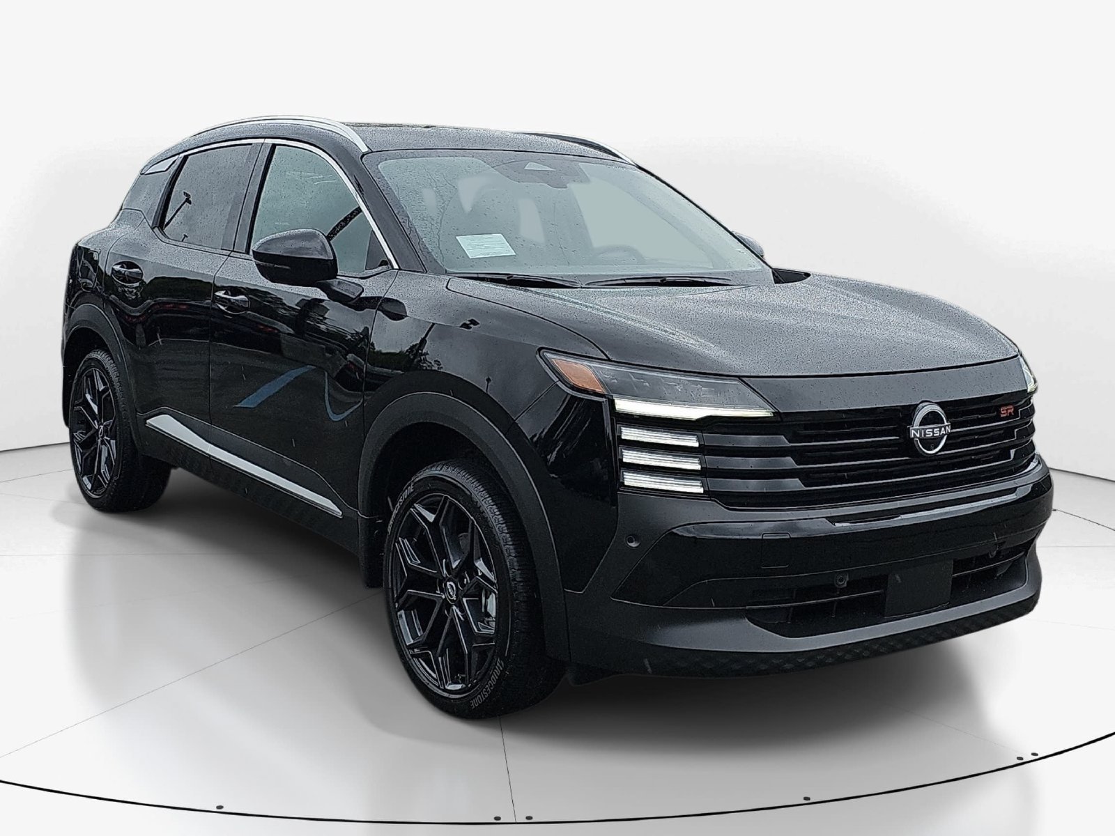 New 2027 Nissan Kicks SR w/ Cold Weather Package FWD image 3