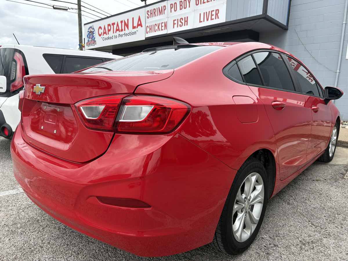 Used 2019 Chevrolet Cruze LS w/ LS Convenience Package FWD image 3