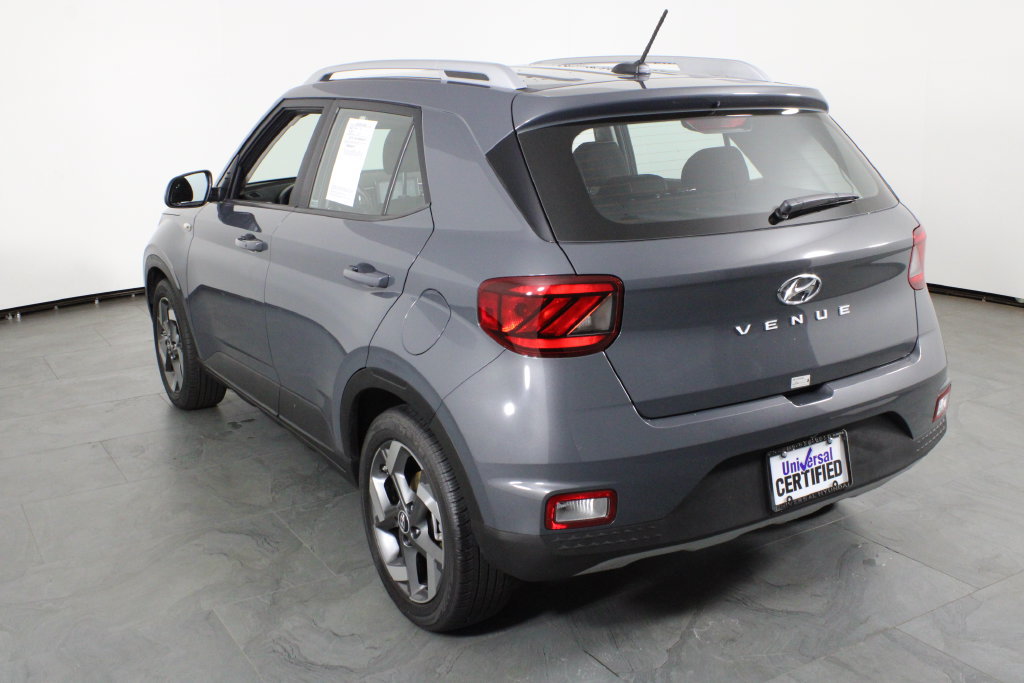 Certified 2025 Hyundai Venue SEL FWD image 16