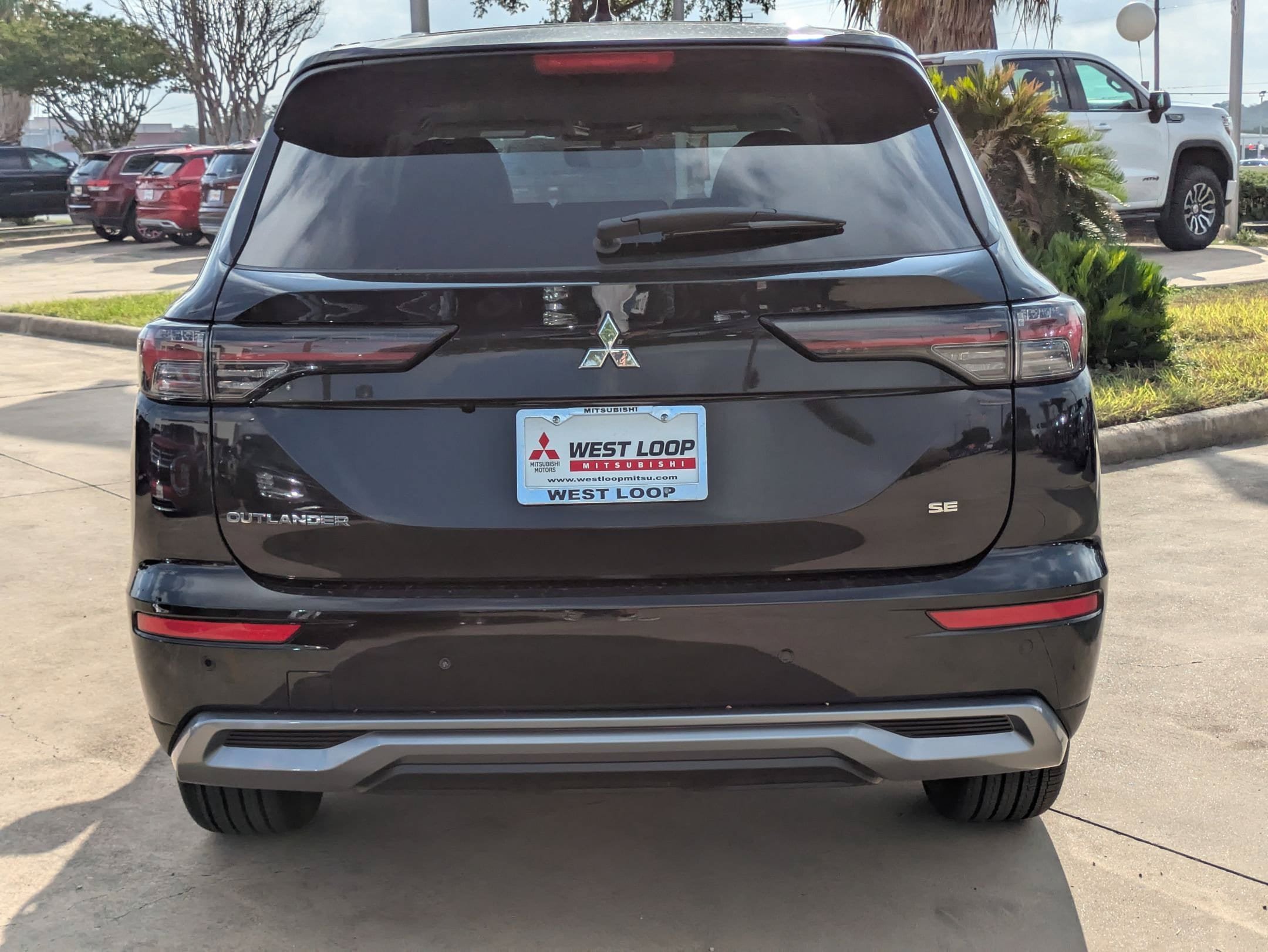 New 2025 Mitsubishi Outlander SE FWD image 4