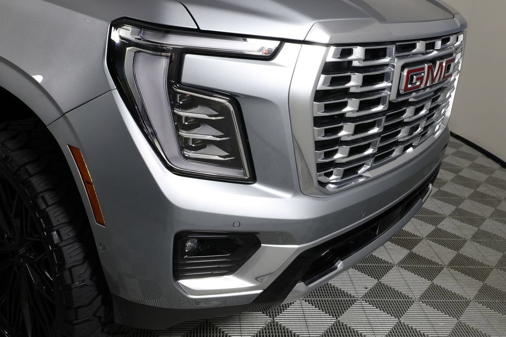 Used 2026 GMC Yukon Denali w/ Sun & Power Step Package AWD/4WD image 45