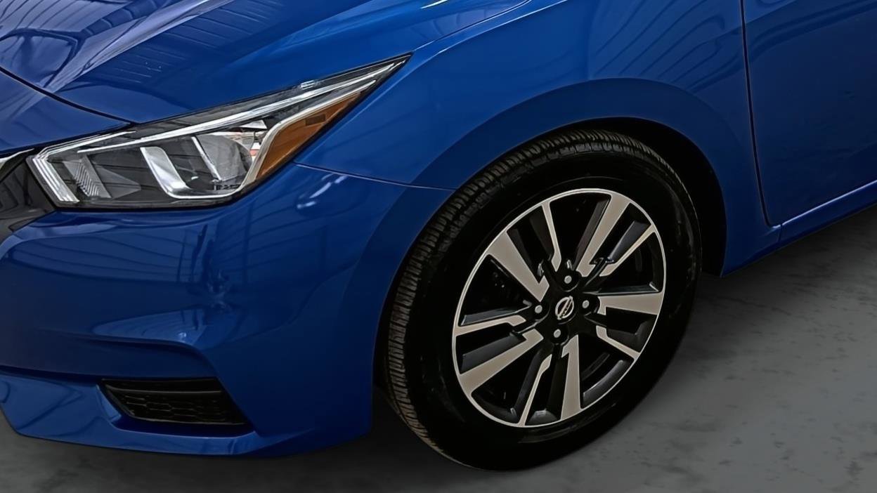 Used 2022 Nissan Versa SV image 7