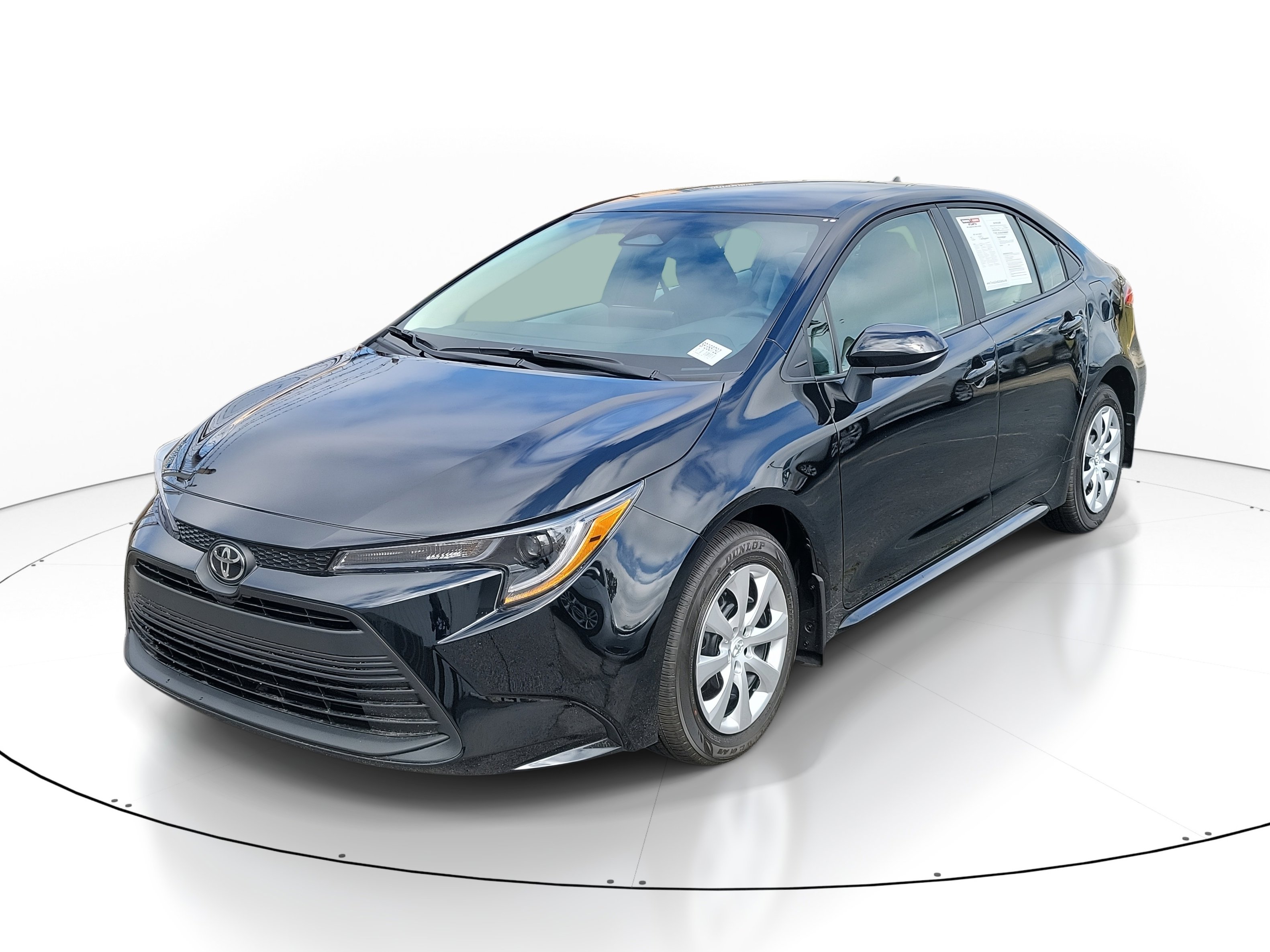 Used 2025 Toyota Corolla LE image 3
