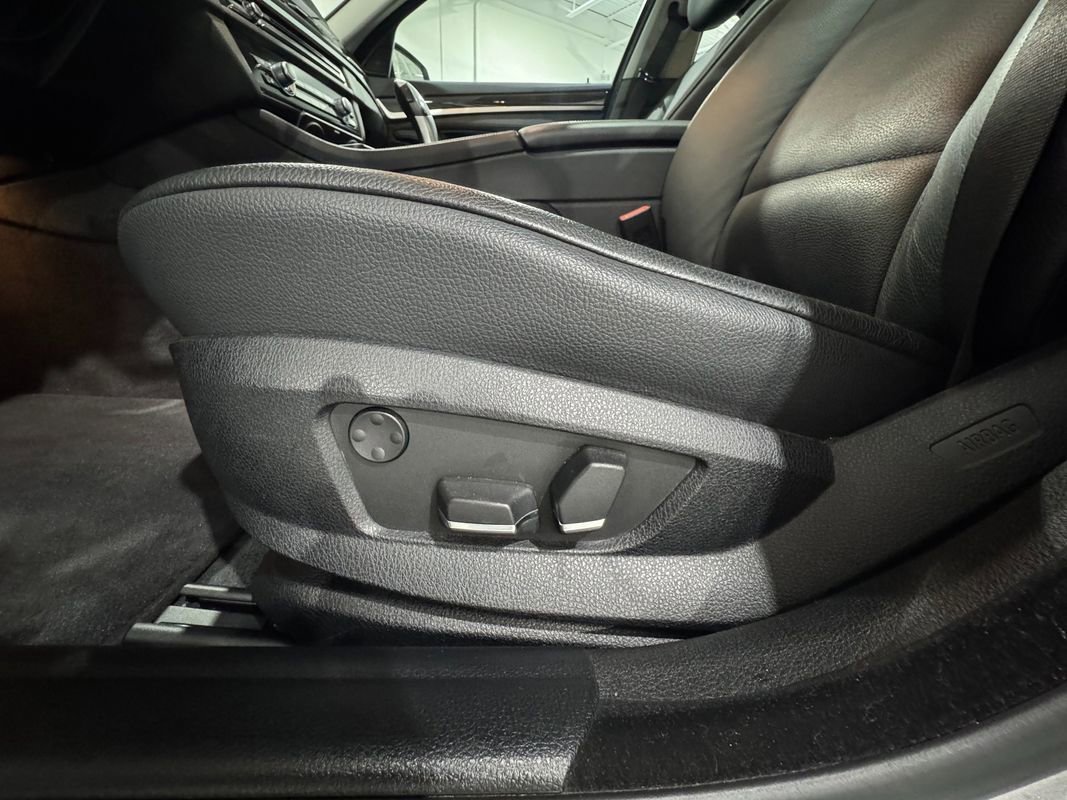 Used 2011 BMW 535i xDrive Sedan image 11