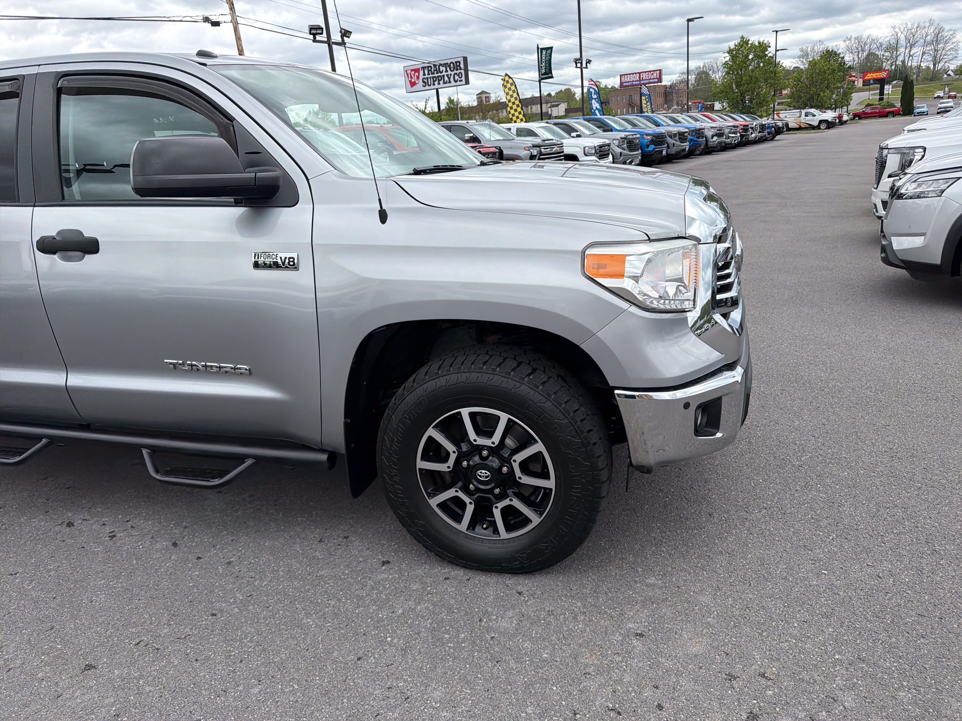 Used 2017 Toyota Tundra SR5 w/ TRD Off Road Package AWD/4WD image 4