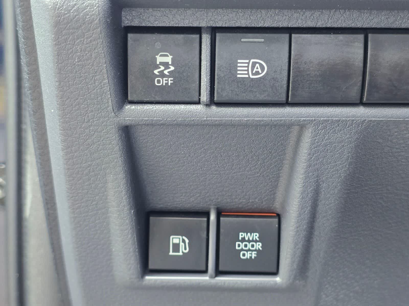 Used 2023 Toyota Sienna XLE AWD/4WD image 18