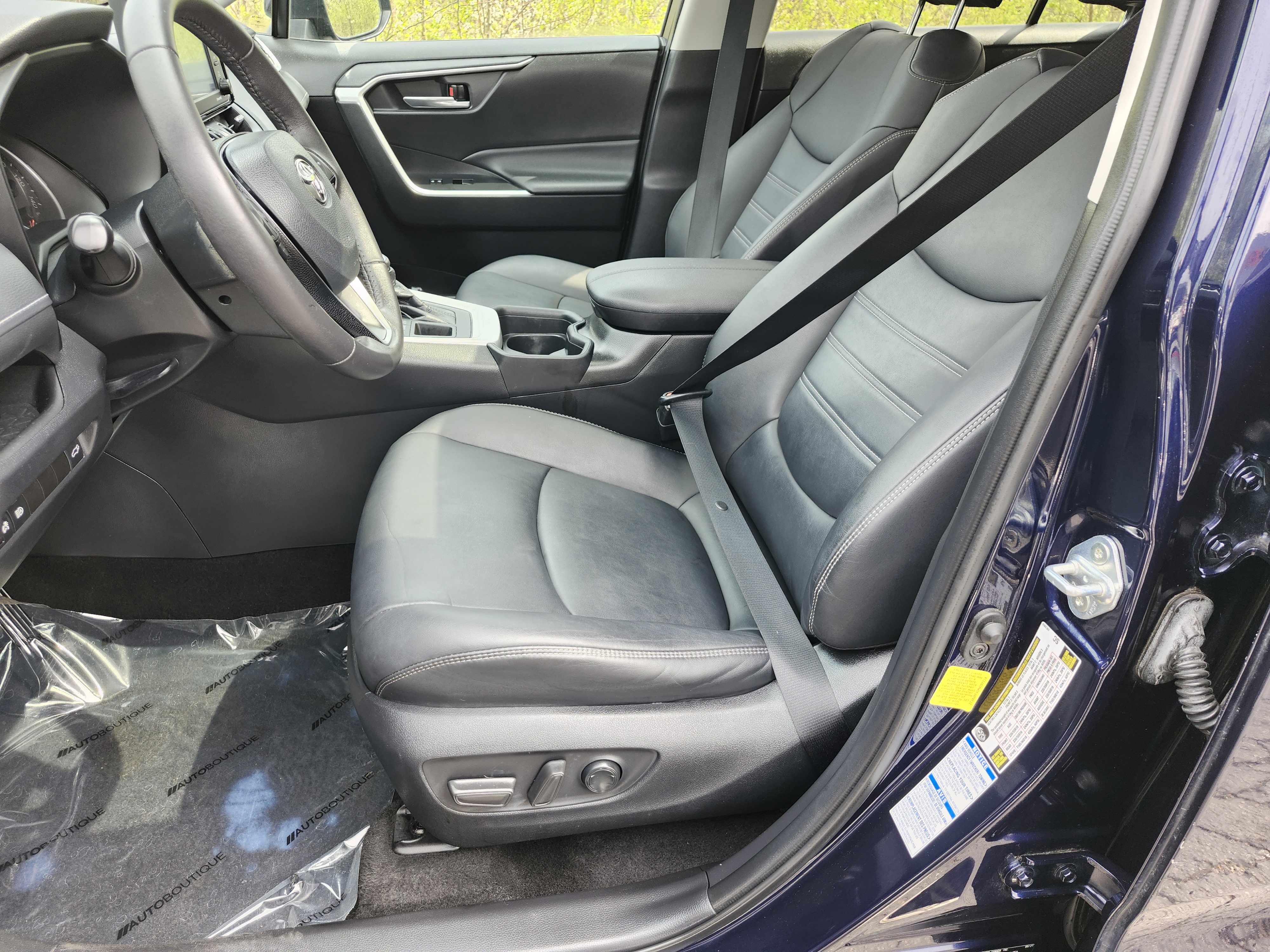 Used 2021 Toyota RAV4 XLE Premium AWD/4WD image 18