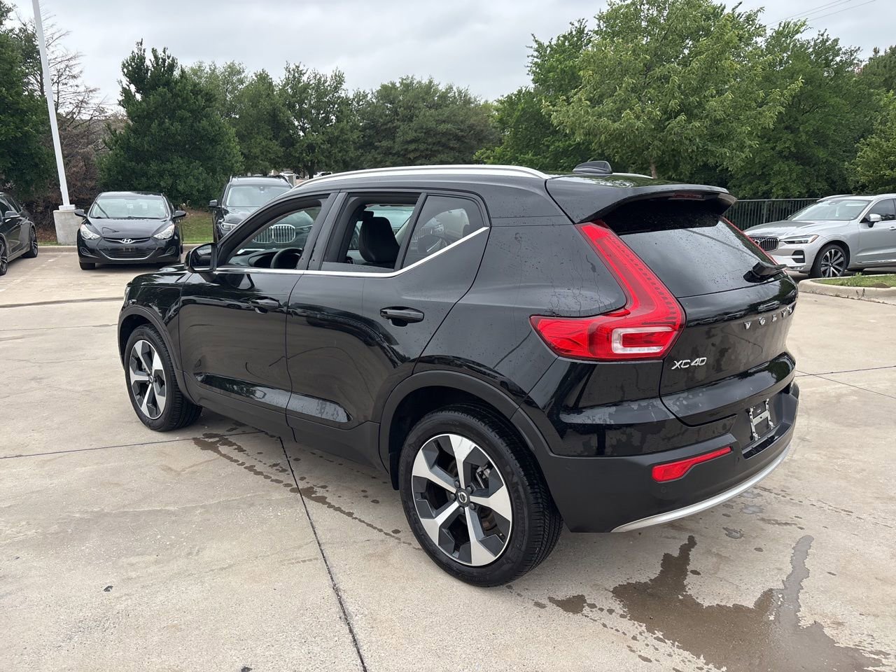 Certified 2025 Volvo XC40 B5 Plus AWD/4WD image 7