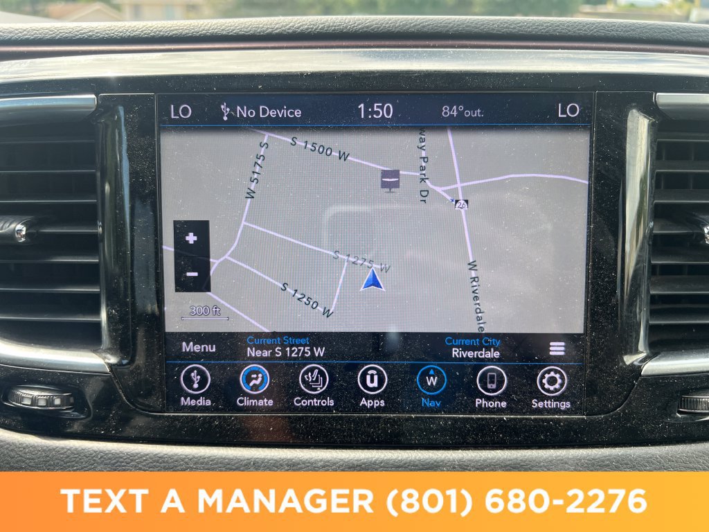 Used 2019 Chrysler Pacifica Touring-L FWD image 19