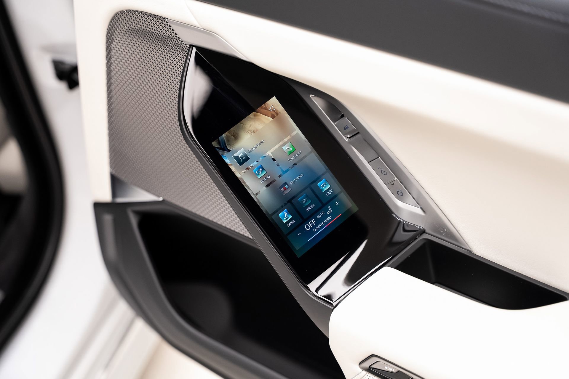 Used 2024 BMW i7 xDrive60 image 72