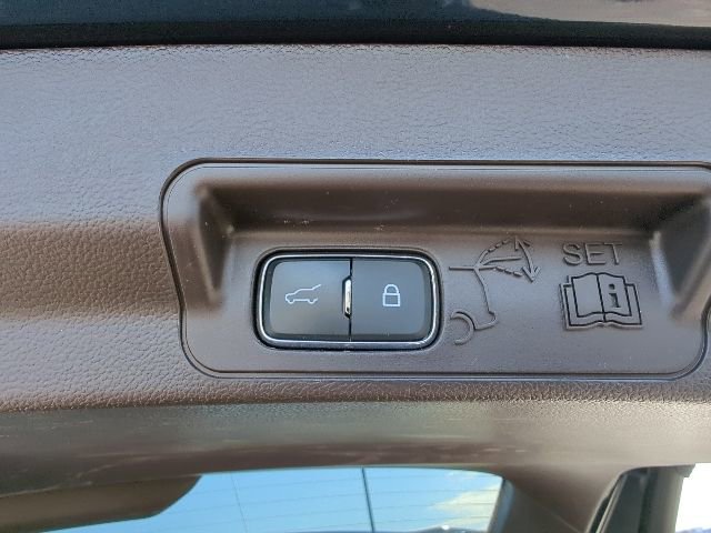 Used 2023 Ford Explorer King Ranch w/ Technology Package image 15