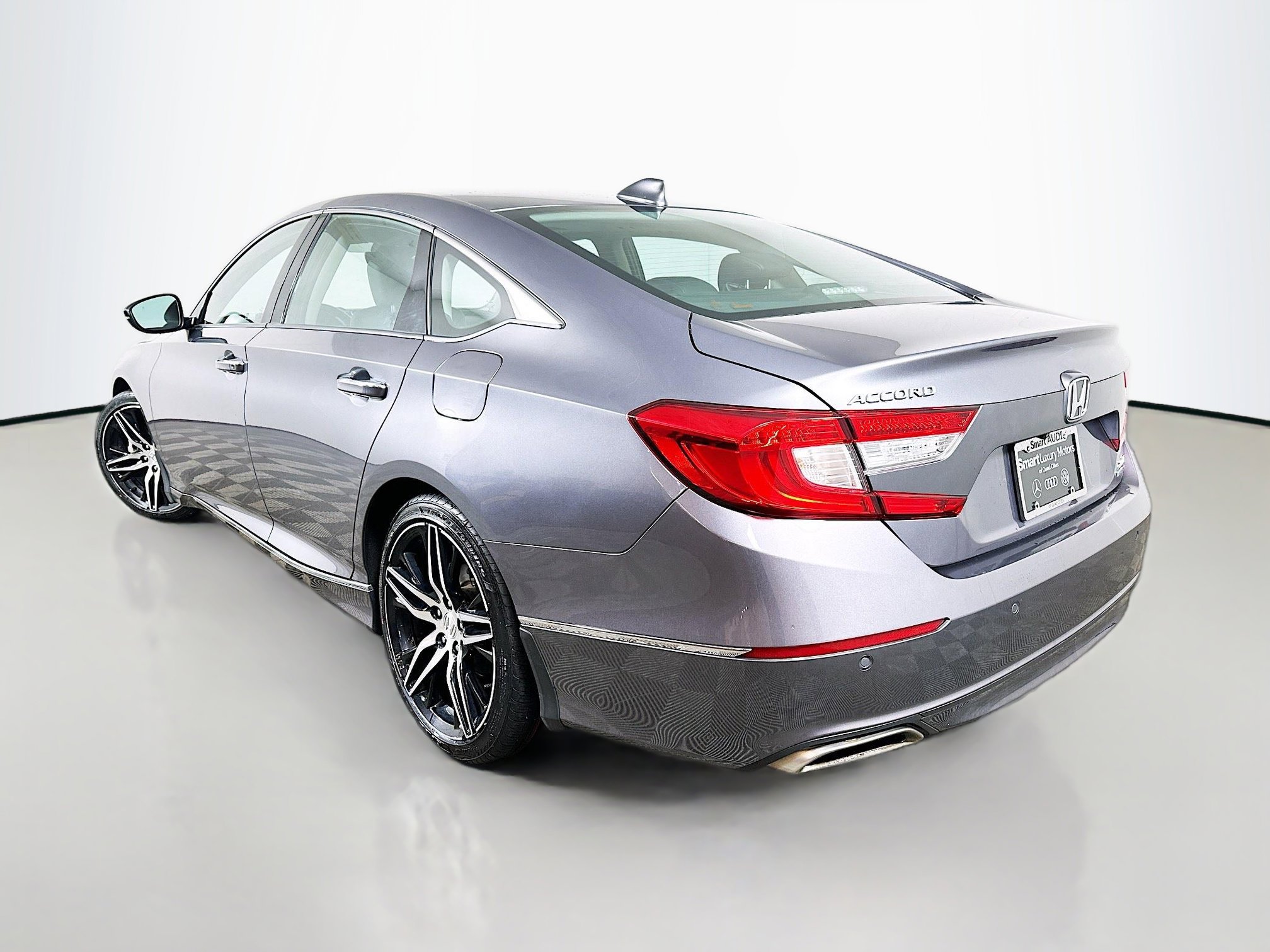 Used 2021 Honda Accord Touring image 8