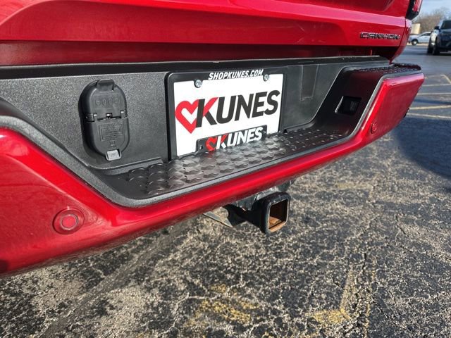 Used 2024 GMC Canyon Denali image 14