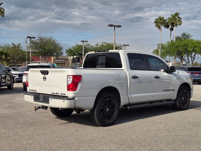 Used 2019 Nissan Titan SV w/ SV Convenience Package image 5