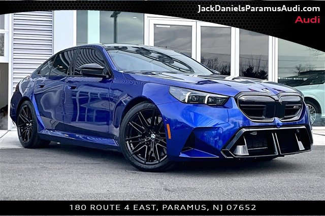 Used 2025 BMW M5 w/ Carbon Package image 9