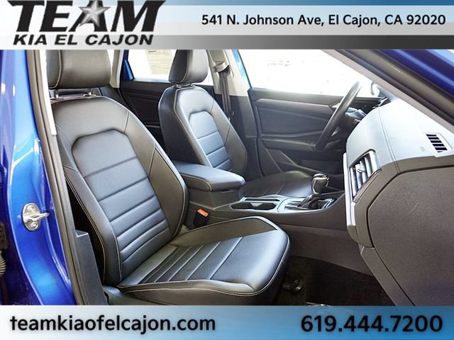 Used 2024 Volkswagen Jetta SE FWD image 13