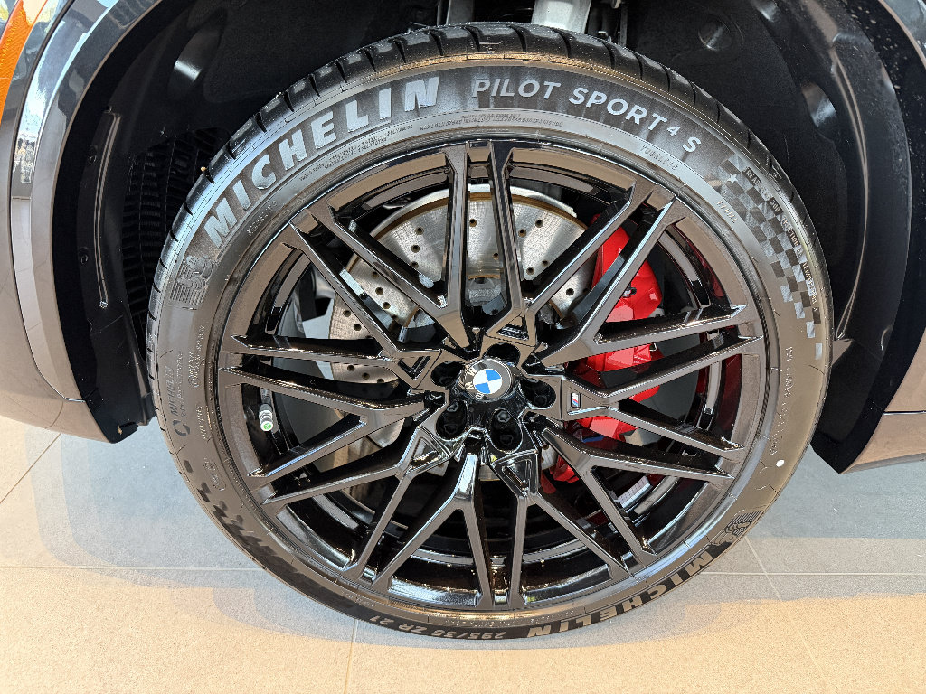 New 2026 BMW X5 M Competition w/ Executive Package AWD/4WD image 8