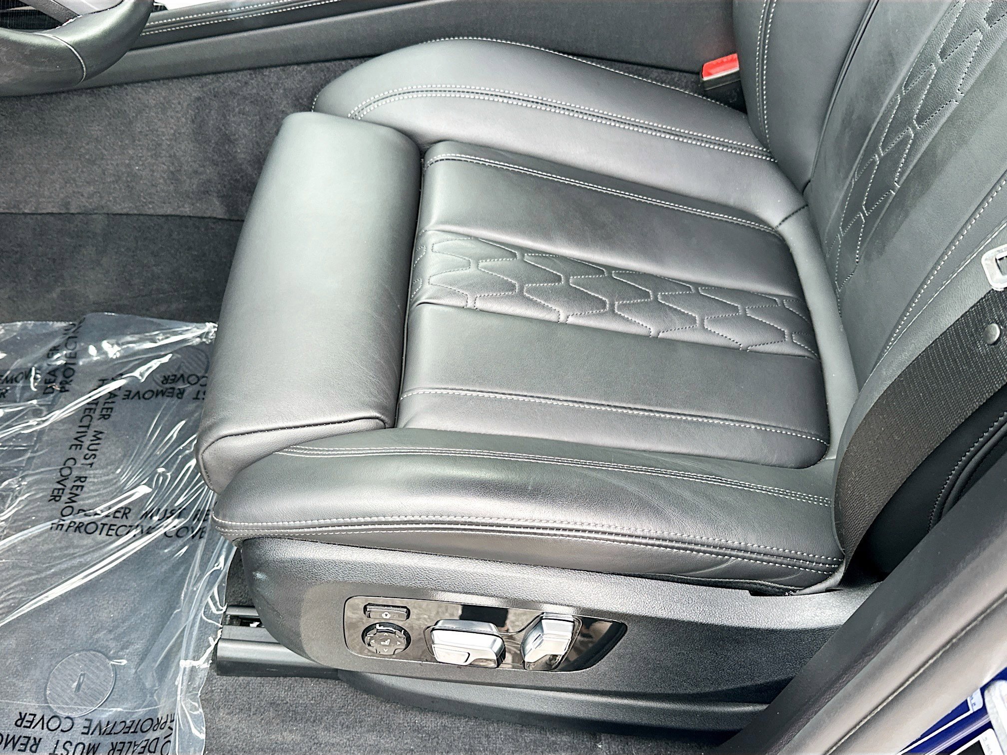 Certified 2024 BMW X7 M60i w/ M Sport Professional Package image 19